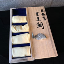 昇峰作 純錫製 鯛 箸置き 1500円